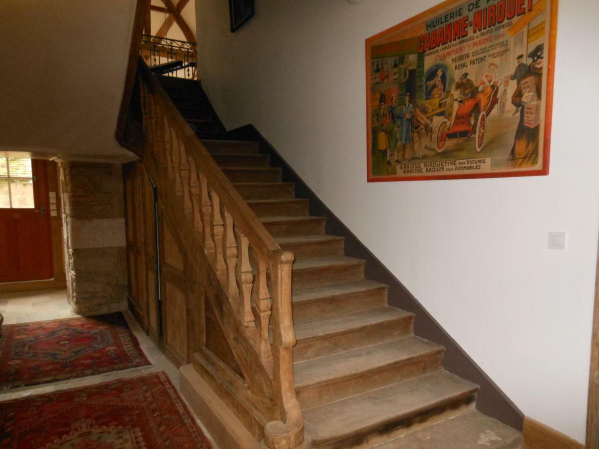 Les Chambres De La Basilique Neuvy-Saint-Sépulchre Buitenkant foto