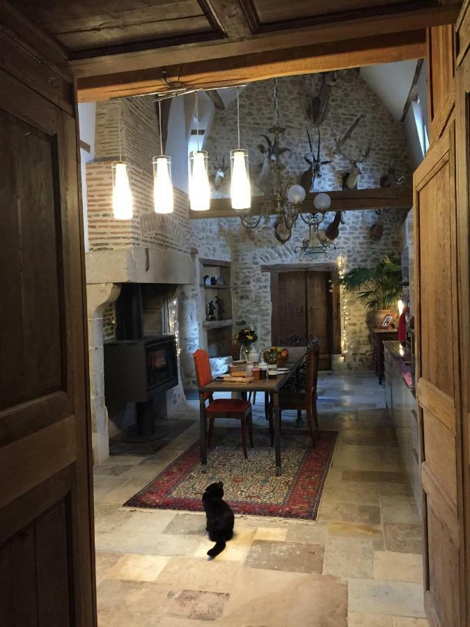 Les Chambres De La Basilique Neuvy-Saint-Sépulchre Buitenkant foto